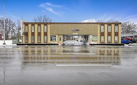 Oyo Hotel Downtown Peoria I-74